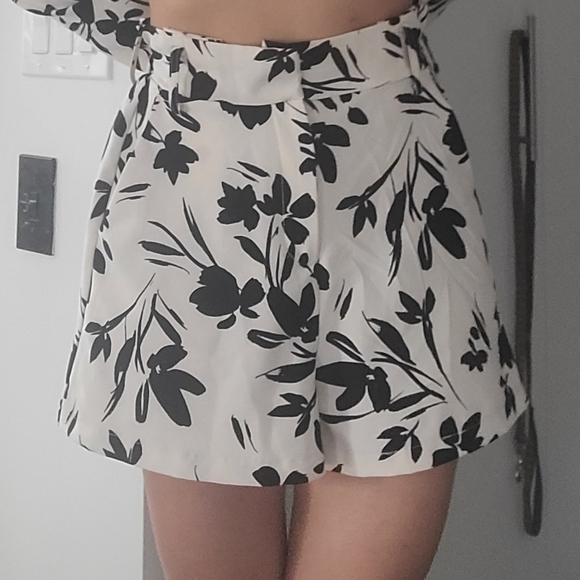 Blazer and shorts set - Picture 5 of 7